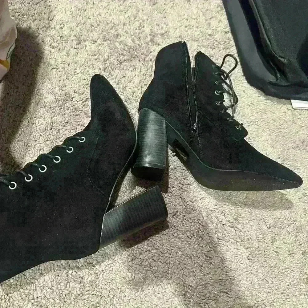 Super cute boots - Picture 3 of 4